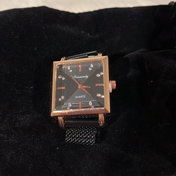 Rinnandy Women Stainless Steel Quartz Movement Designer Watch. Black. - Picture 9 of 9